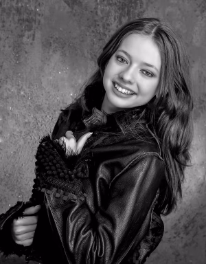 Ruby Téa - Gallery Image 2