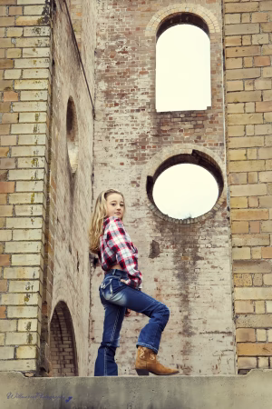 Tenneysee Rayne Docherty - Gallery Image 3