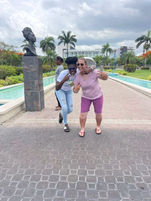 Amanda Evans - Gallery Image 3