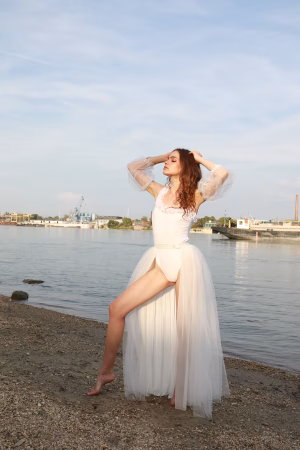 Diána Turán - Gallery Image 12