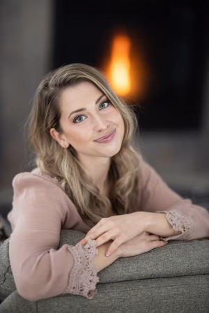 Kristen Renée Tomen - Gallery Image 3
