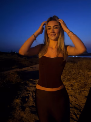 Cara Roberts - Gallery Image 6