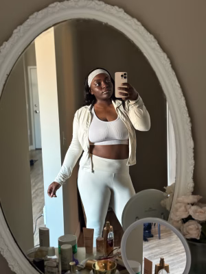 LaVina Branscomb - Gallery Image 4