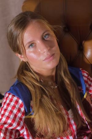 Lilou Grasser - Project Casting Gallery Image 4 Lilou Grasser - Gallery Image 4