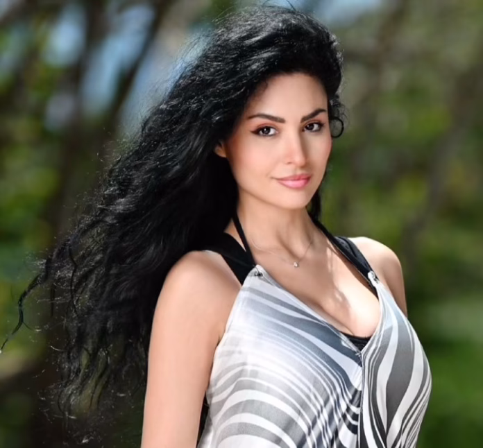 Alina Staicu - Profile Photo