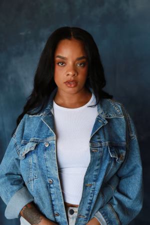 Ariel Thompson - Gallery Image 3