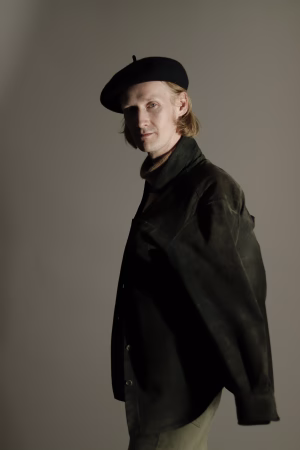 Alexander Etewut - Gallery Image 6