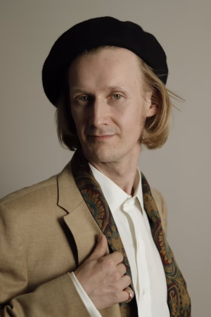 Alexander Etewut - Gallery Image 4