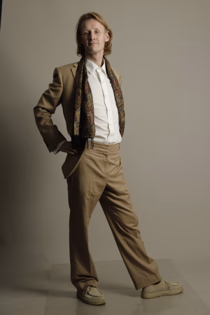 Alexander Etewut - Gallery Image 5