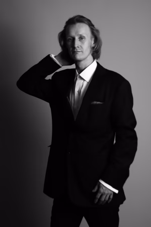 Alexander Etewut - Gallery Image 2