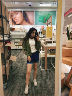 Estefani Flores - Gallery Image 1