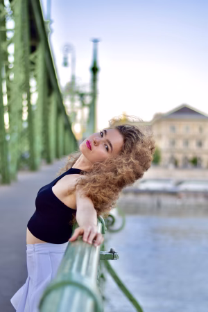 Diána Turán - Gallery Image 3