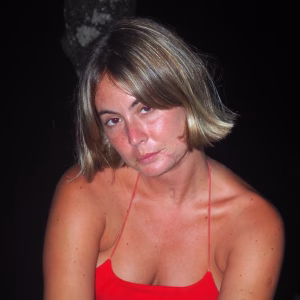 Victoria Robinson - Gallery Image 3