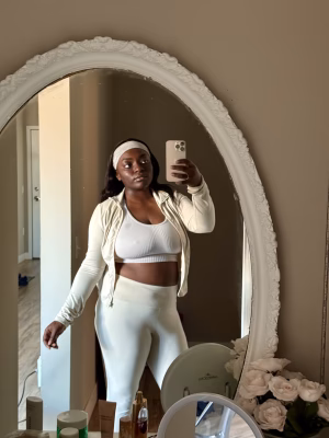 LaVina Branscomb - Gallery Image 5