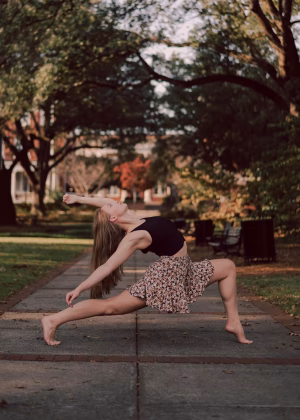 Alicia Leslie - Gallery Image 1