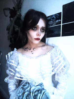 Carmilla Bloodcroft - Gallery Image 1