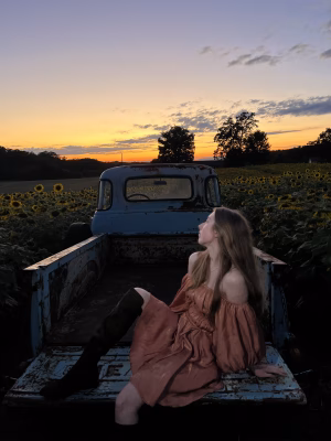 Kinsi Winn - Project Casting Gallery Image 5 Kinsi Winn - Gallery Image 5