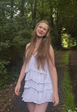 Ella Jezdikova - Gallery Image 3