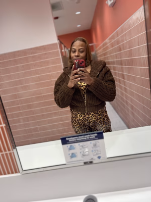 Larreka Shinn - Gallery Image 1