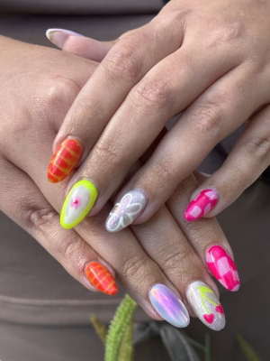 Mya Weiss - Gallery Image 9