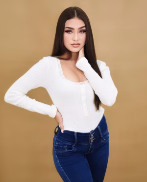 Yanny Escalante - Project Casting Gallery Image 10 Yanny Escalante - Gallery Image 10