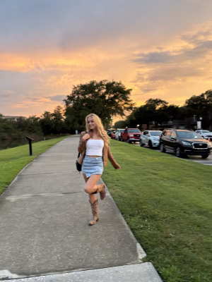 Madeline Arnold - Gallery Image 4