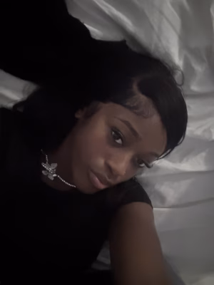 Shakira Barnes - Gallery Image 7