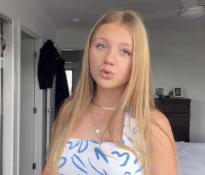 Kayla Mobbs - Gallery Image 1