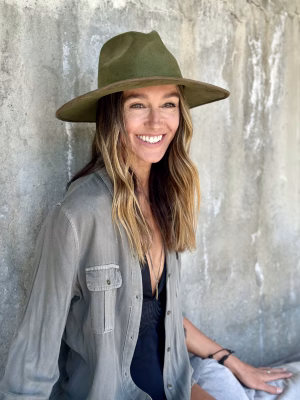 Sharni Vinson - Gallery Image 6
