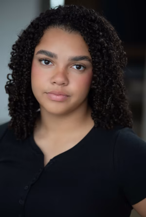 Amira Lang - Gallery Image 1