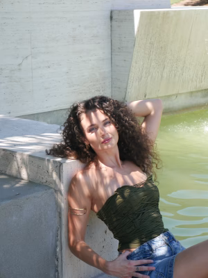 Danielle Sutton - Gallery Image 16