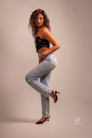 Simryn Mathur - Gallery Image 4