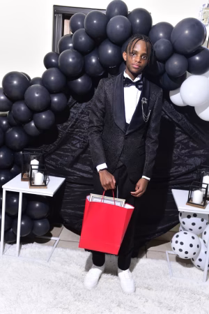 Neo Mogoboya - Gallery Image 1