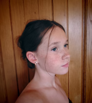 Amanda Woodroofe - Gallery Image 1