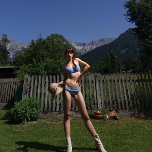 Stephanie Szuszekos - Gallery Image 7