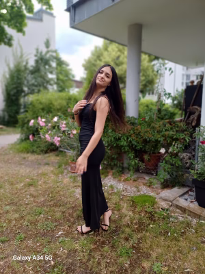 Sarah Jabbari - Project Casting Gallery Image 5 Sarah Jabbari - Gallery Image 5