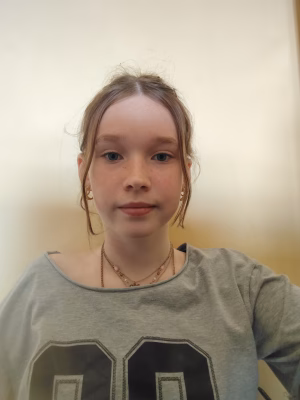 Amanda Woodroofe - Gallery Image 3