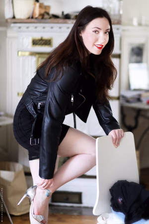 Elodie Carter Jones - Project Casting Gallery Image 5 Elodie Carter Jones - Gallery Image 5