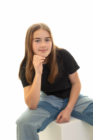 Lea Phillips - Project Casting Gallery Image 8 Lea Phillips - Gallery Image 8