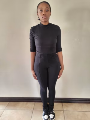 Leah Mj - Gallery Image 1