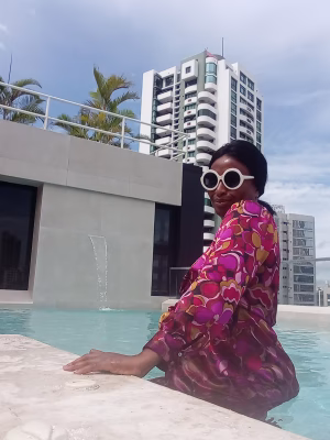 Diana  Smalls - Gallery Image 2