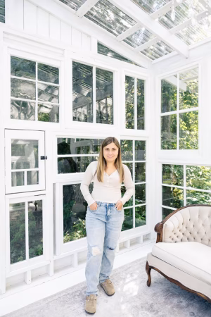 julianna bates - Gallery Image 1