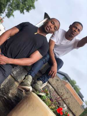 Christopher Holloway - Gallery Image 4