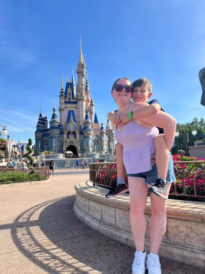 Julianne Hunt - Gallery Image 10