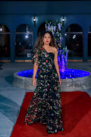 Stefanny Gomes - Gallery Image 3