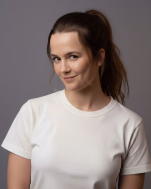 Laura Sutakova - Gallery Image 2