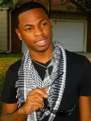 Christopher Holloway - Gallery Image 7