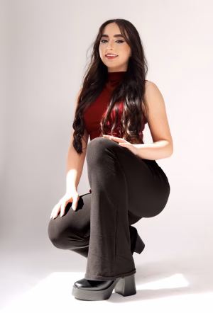 Amelia Saunders - Gallery Image 2