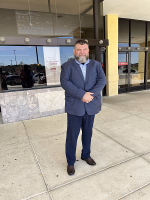 Kenneth  Klum - Gallery Image 2