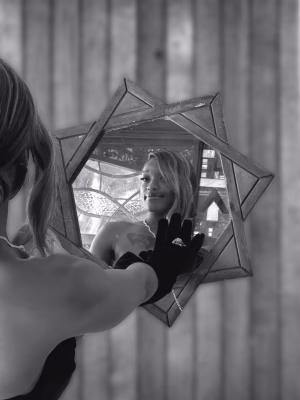 Lorayna Clark - Project Casting Gallery Image 7 Lorayna Clark - Gallery Image 7